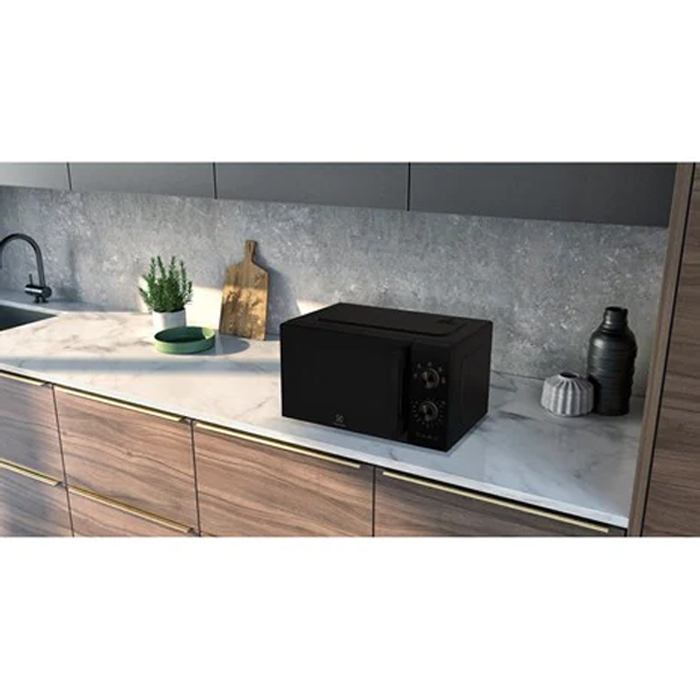 Electrolux Microwave 20L Free-standing - EMM20K22BA
